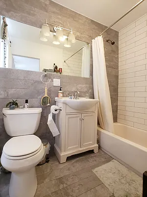 Rented by In Haus LLC | media 23