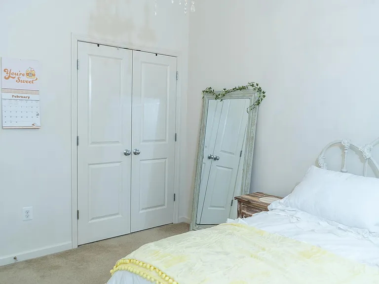 25095 Croxley Green Sq — Photo 32