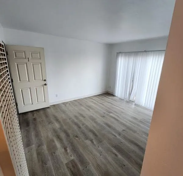 2295 Grand Ave #1 — Photo 2