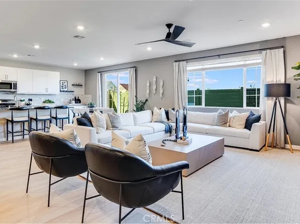 17613 Bassets St, Hesperia, CA 92345