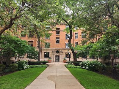 688 W Irving Park Rd APT D5, Chicago, IL, 60613