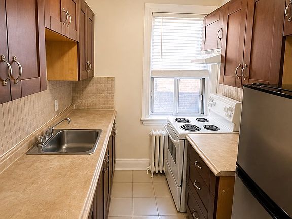 4th image of 229 Vaughan Rd #22
