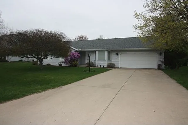 307 E Eller Dr photo 1