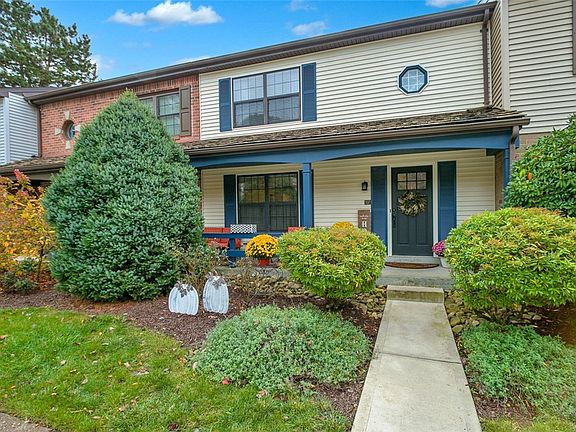 3rd image of 137 Crosswinds Ln