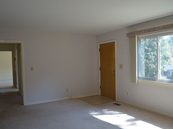 Entry to living room