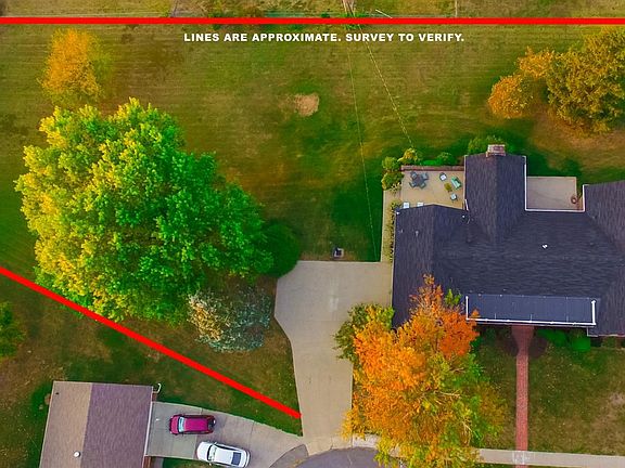 2nd image of 415 Linden Ln