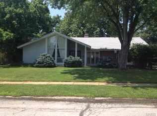 481 Brightspur Ln, Ballwin, MO