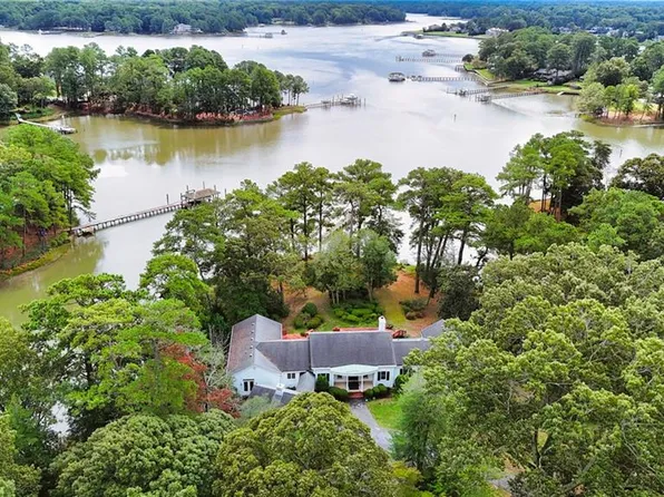 1604 Barnards Cove Rd, Virginia Beach, VA 23455