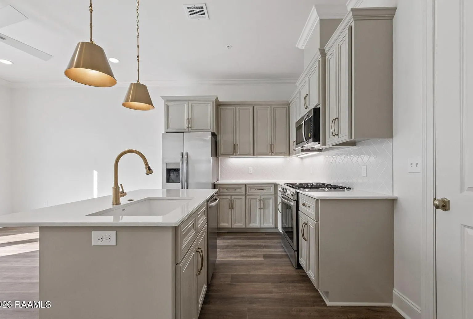 2 bed, 695 sqft, $1,550 — Photo 4