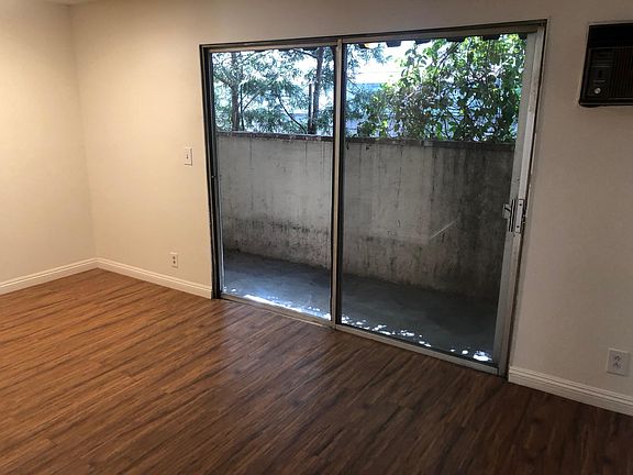 2nd image of 5233 Riverton Ave