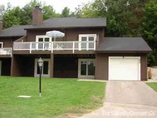 4690 Camelot Dr #22, Harbor Springs, MI 49740