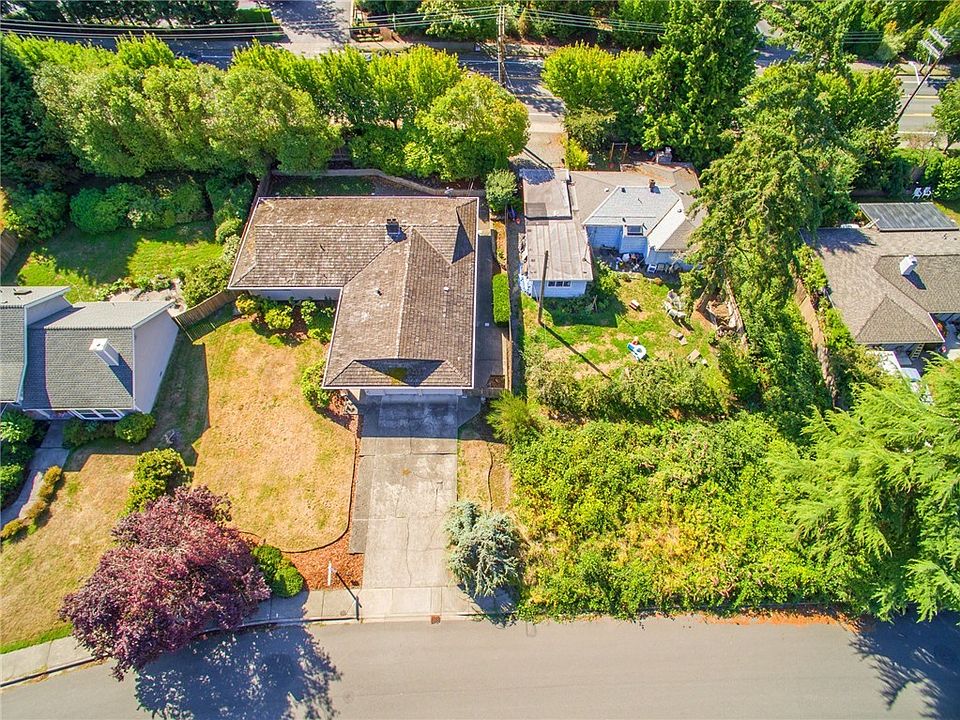 2nd image of NE 116th Pl