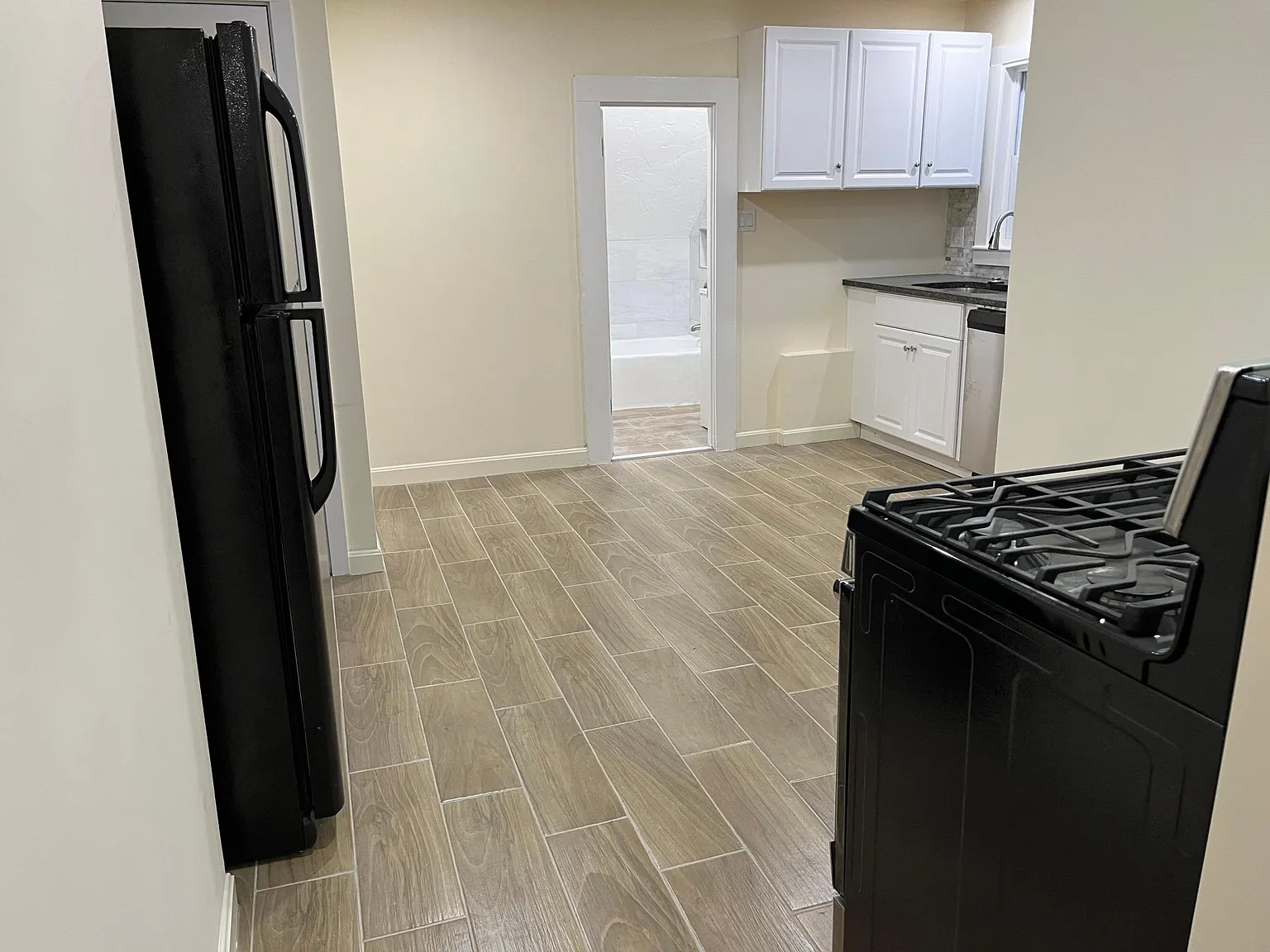 1 bed, 668 sqft, $2,100 — Photo 2