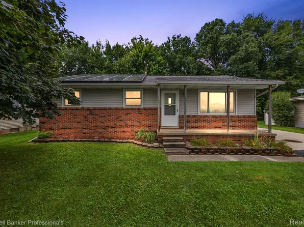 5409 Hopkins Rd, Flint, MI 48506