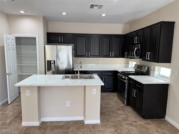 6197 Glimmering Light Ave, Las Vegas, NV 89139