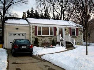 22 Kinney Dr, Ewing, NJ 08618