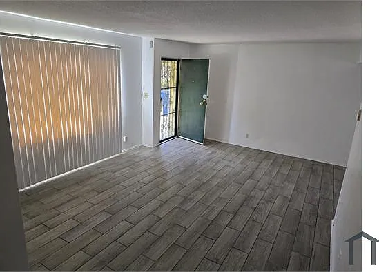 2 bed, 1100 sqft, $2,950 — Photo 2