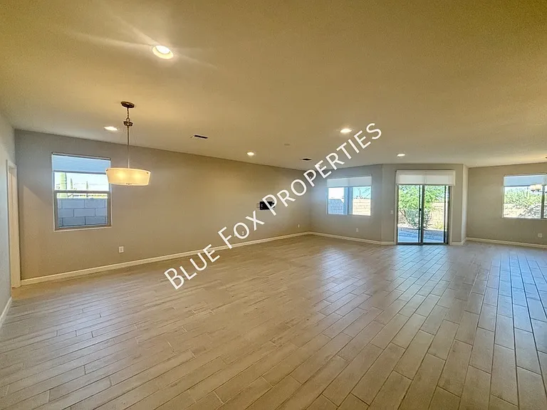5536 Lazy Farm Dr — Photo 4