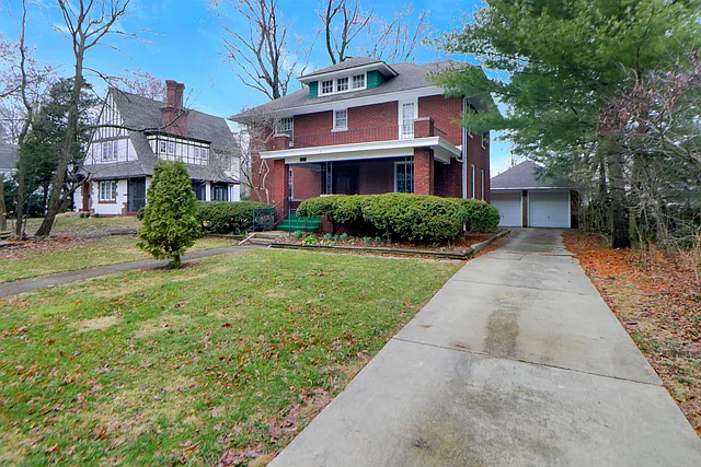 912 W Clark St photo 1