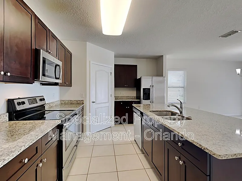 4 bed, 2.0 bath, 1767 sqft, $2,250 — Photo 3
