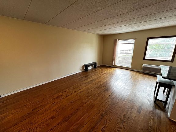 3rd image of 711 W Gordon Ter APT 118