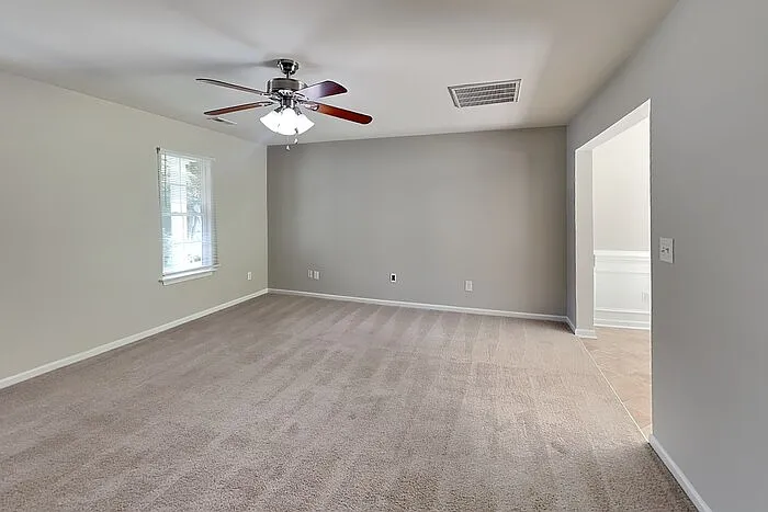 3 bed, 2.5 bath, 1320 sqft, $1,695 — Photo 4