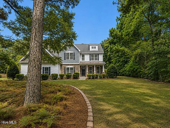 2nd image of 225 Mimosa Drive