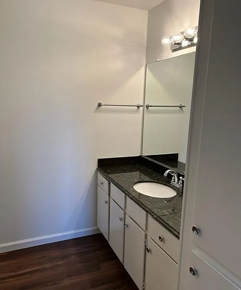 1510 W North Loop Blvd #421 — Photo 13