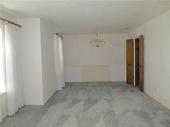 3rd image of 839 W Center St