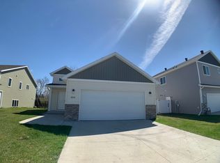 5856 Deb Dr W, West Fargo, ND 58078