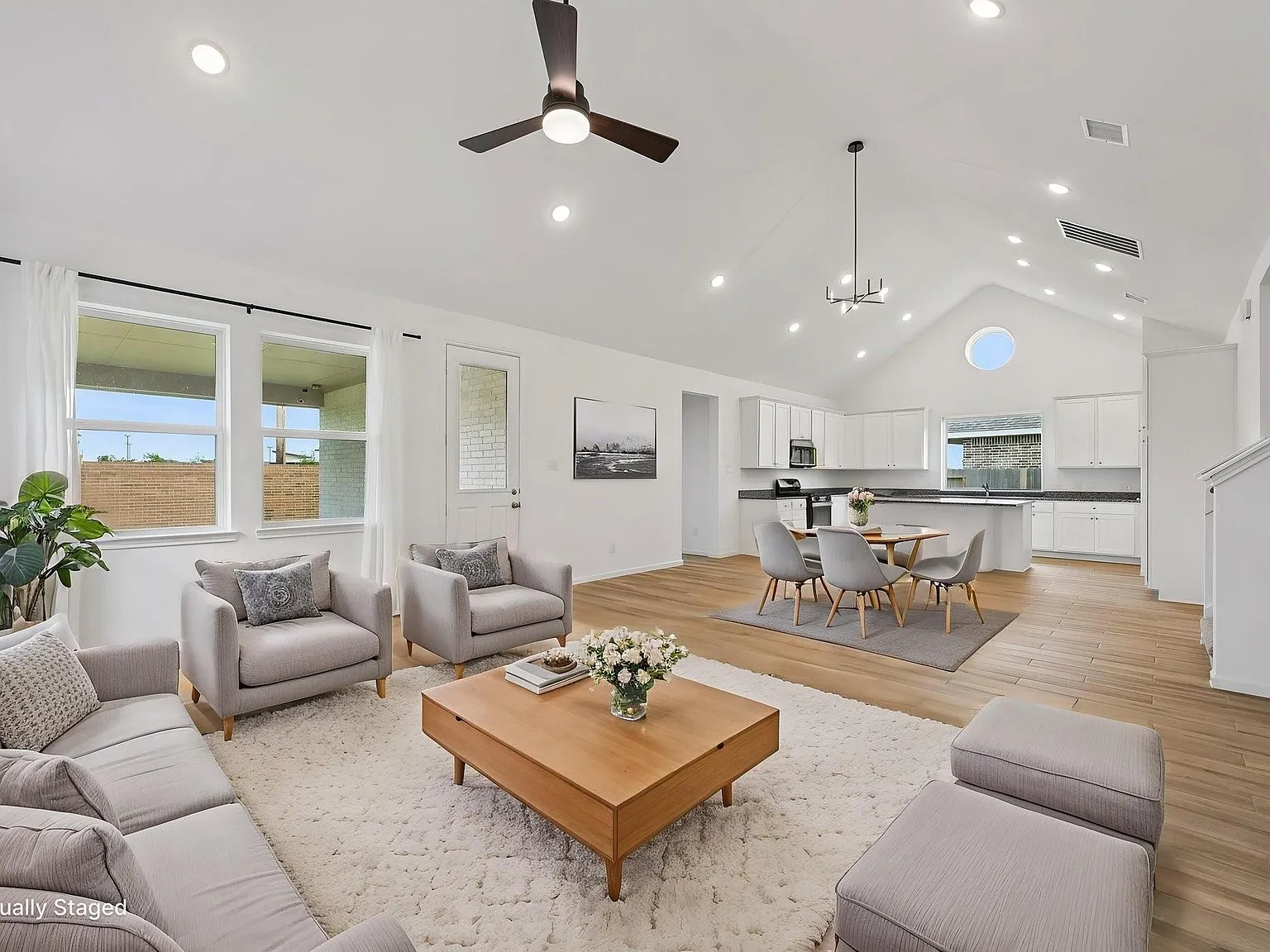 5 bed, 4.5 bath, 3225 sqft, $3,500 — Photo 2