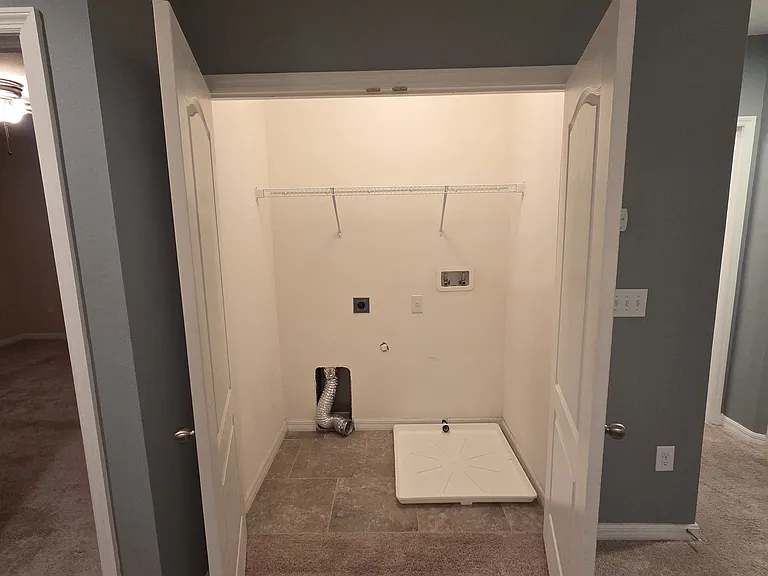 6445 Baytown Dr — Photo 10