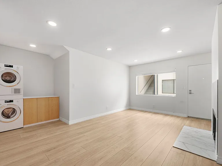 TALA Local at 832 Croft — Photo 4