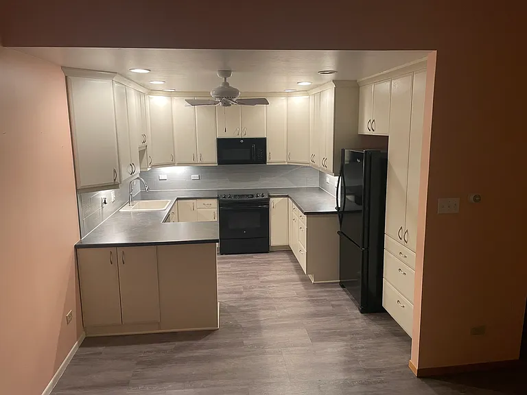 9300 E Center Ave #5 — Photo 1