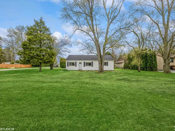 6668 Hazeldell Dr, Temperance, MI 48182