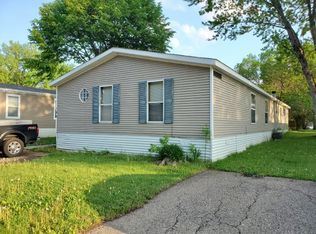 138 Anthony Dr #35, Lakeville, MN 55044