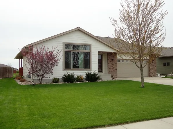 2700 Abbott Dr, Yankton, SD 57078