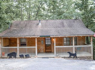648 Forest Dr, Pigeon Forge, TN 37863