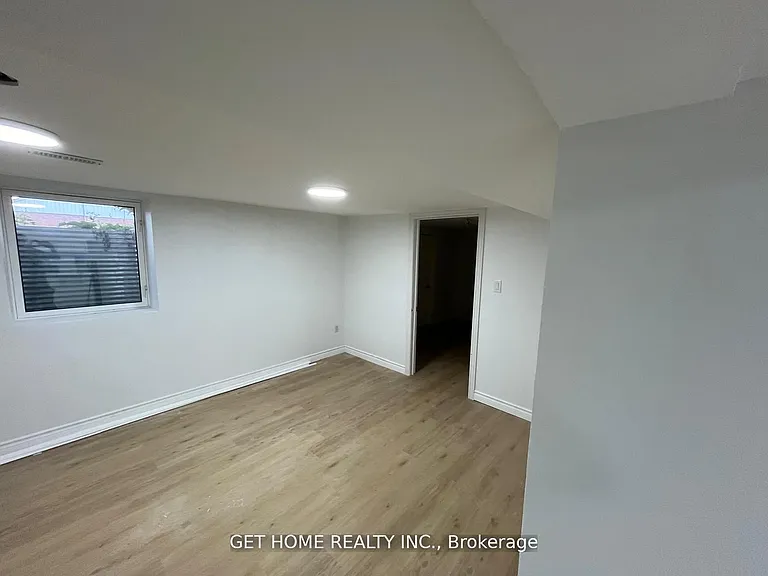 116 Southlawn Ave #BASEMENT — Photo 6