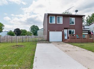 30W141 Maplewood Ct, Warrenville, IL 60555
