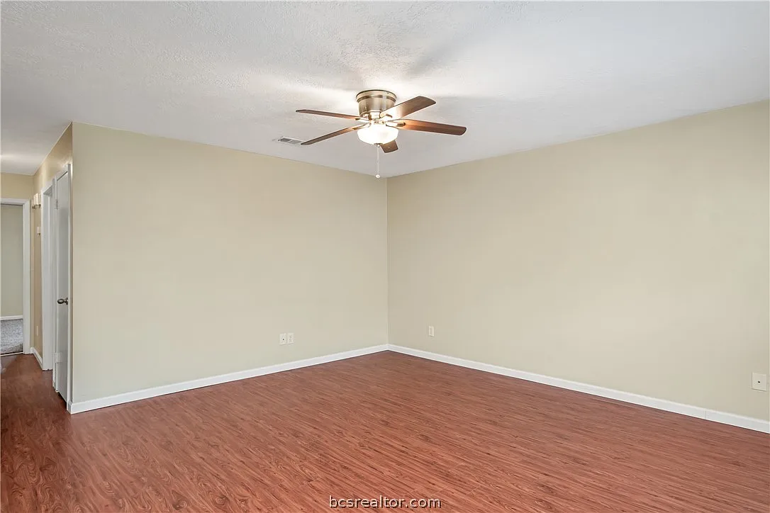 2 bed, 1.5 bath, 1008 sqft, $995 — Photo 4