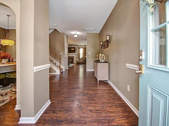 2nd image of 1831 Petunia Dr