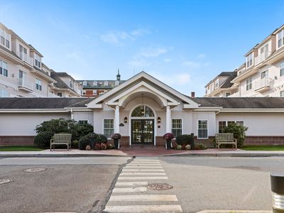 237 Fern Street APT 314E, West Hartford, CT, 06119