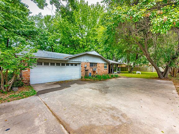 2nd image of 203 Cottonwood Dr