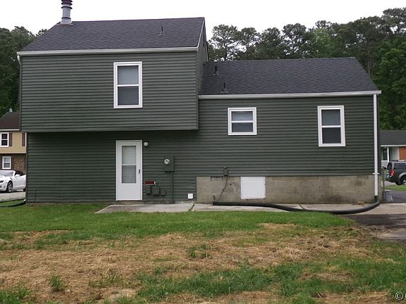 4th image of 608 Shallow Ct