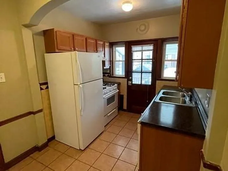 7717 Gannon — Photo 11