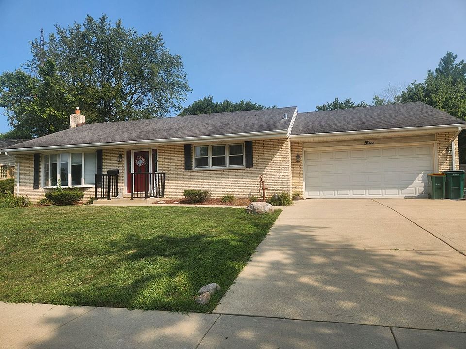 1st image of 3 W Eureka Dr
