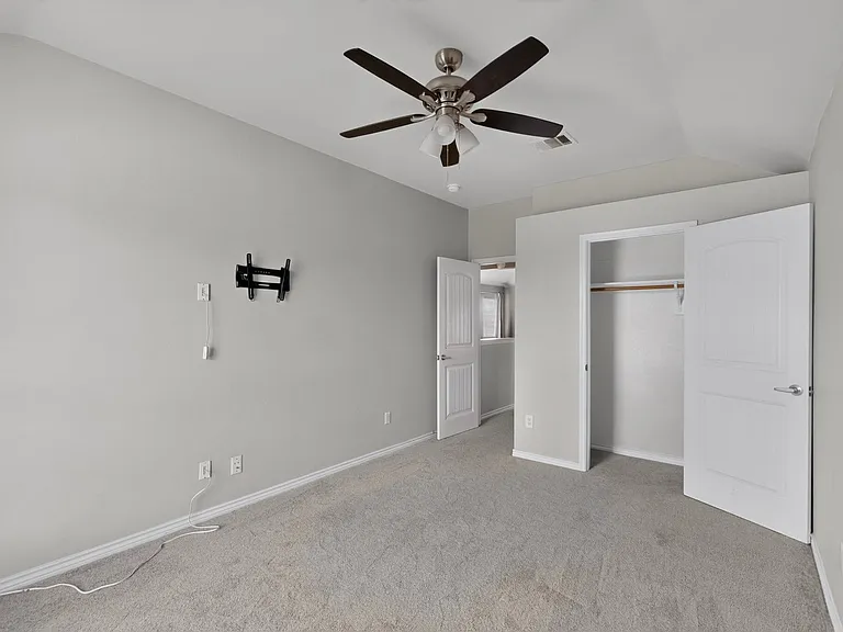 1236 Blue Brook Dr — Photo 31