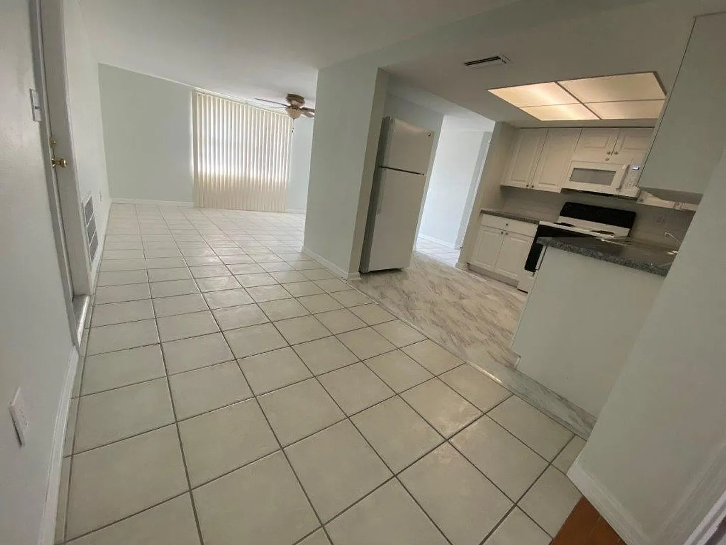 3bed, 1 Bath Bonus Room With Recently Renovated Kitchen & Bath, Fully Fenced In Yard & A Large Sh... — Photo 4