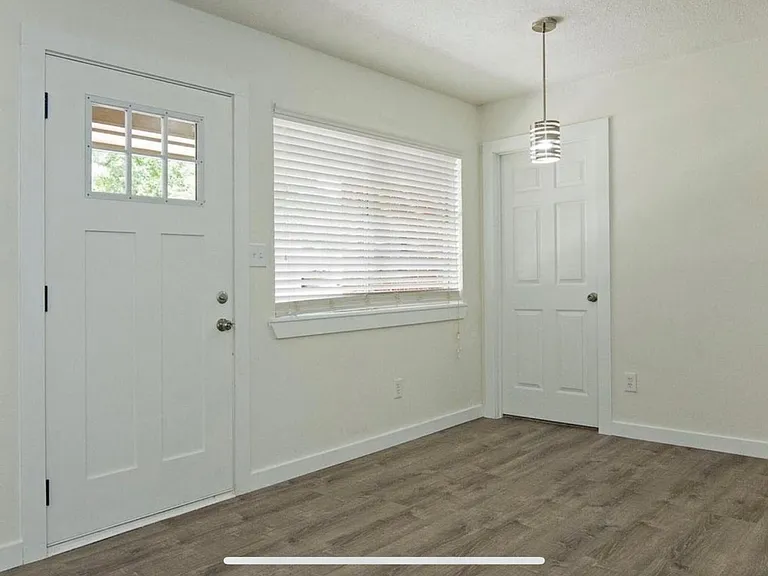 214 N Hamilton St — Photo 2